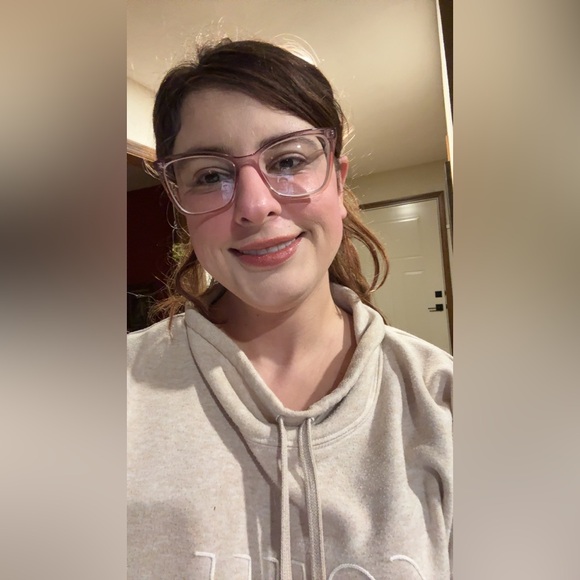 Meet your Posher, Ramona ♥️ - Picture 2 of 2